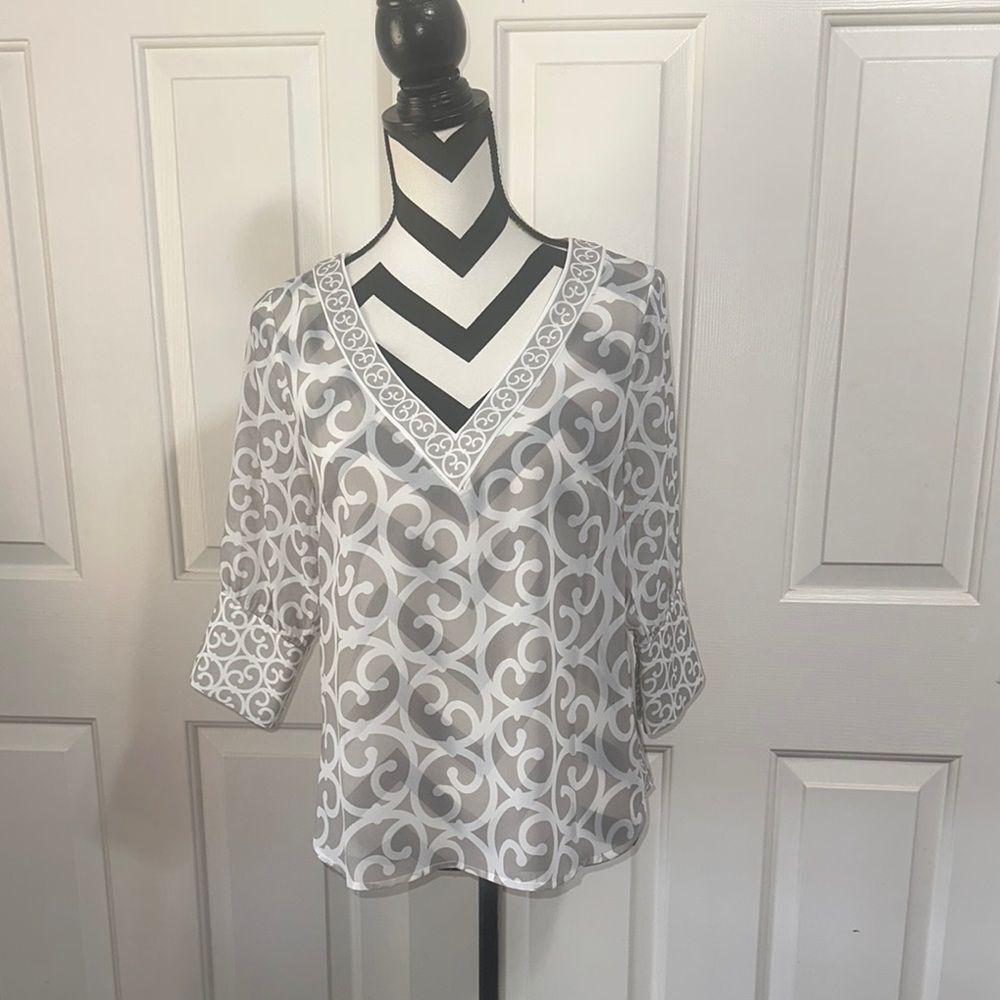 GRETCHEN SCOTT White & Gray Patterned Top
